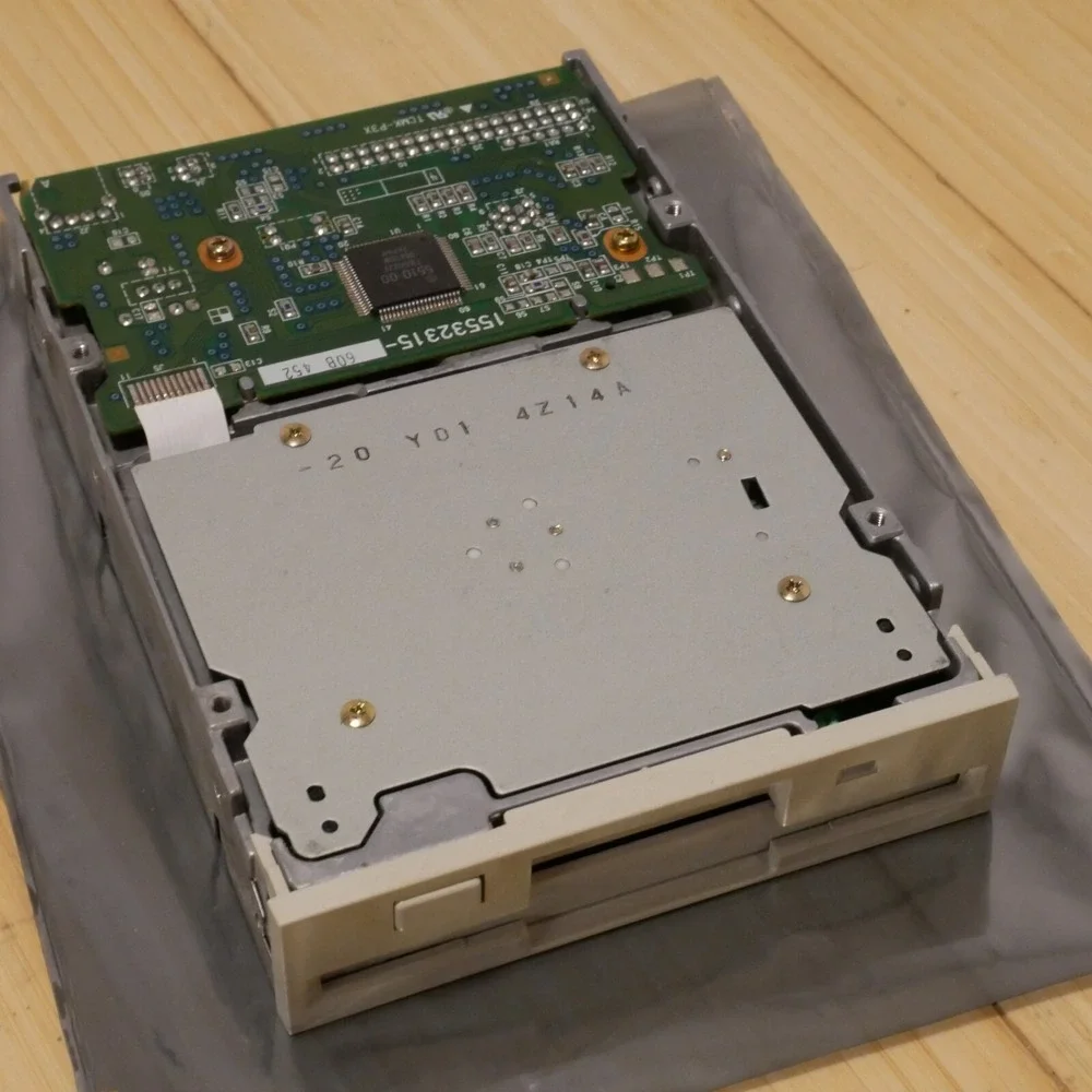 TEAC 3.5 inch Internal Floppy Disk Drive Model FD-235HF Tested &‎ Working - 22